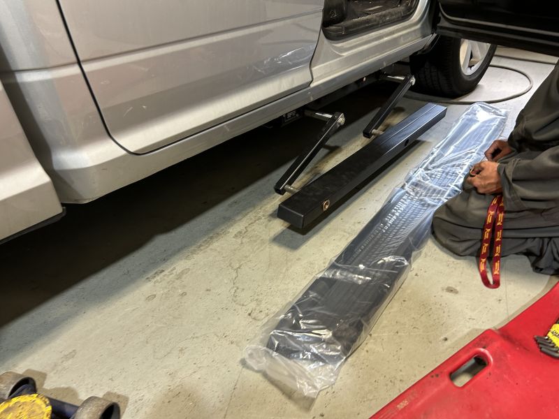 POWER LIFT RUNNING BOARD