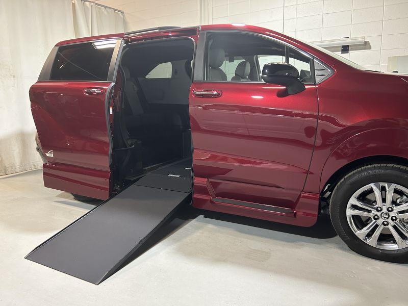 2023 Toyota Sienna XSE Hybrid AWD with VMI Northstar Conversion